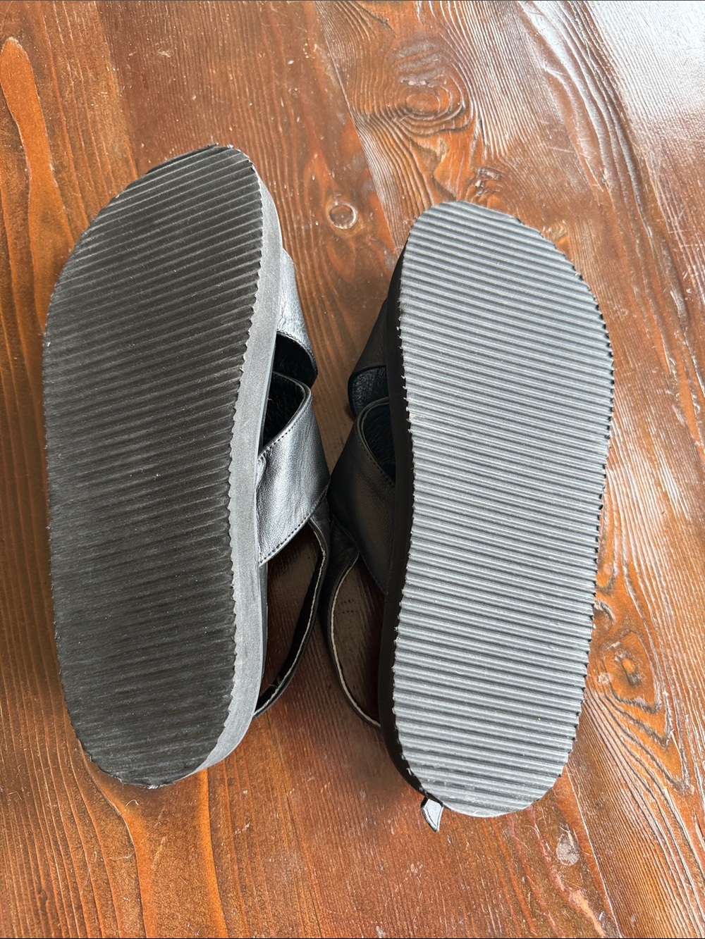 Black Leather Cross-Strap Flats by Sam & Libby - Picture 5 of 5